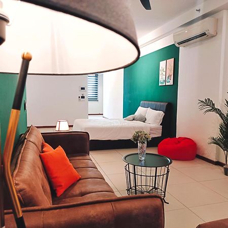 The Landmark By Katana 3Br To 4Br Luxury Seaview Landmark Homestay At Gurney 15-16Pax 无敌海景套房 Tanjung Tokong Exteriör bild