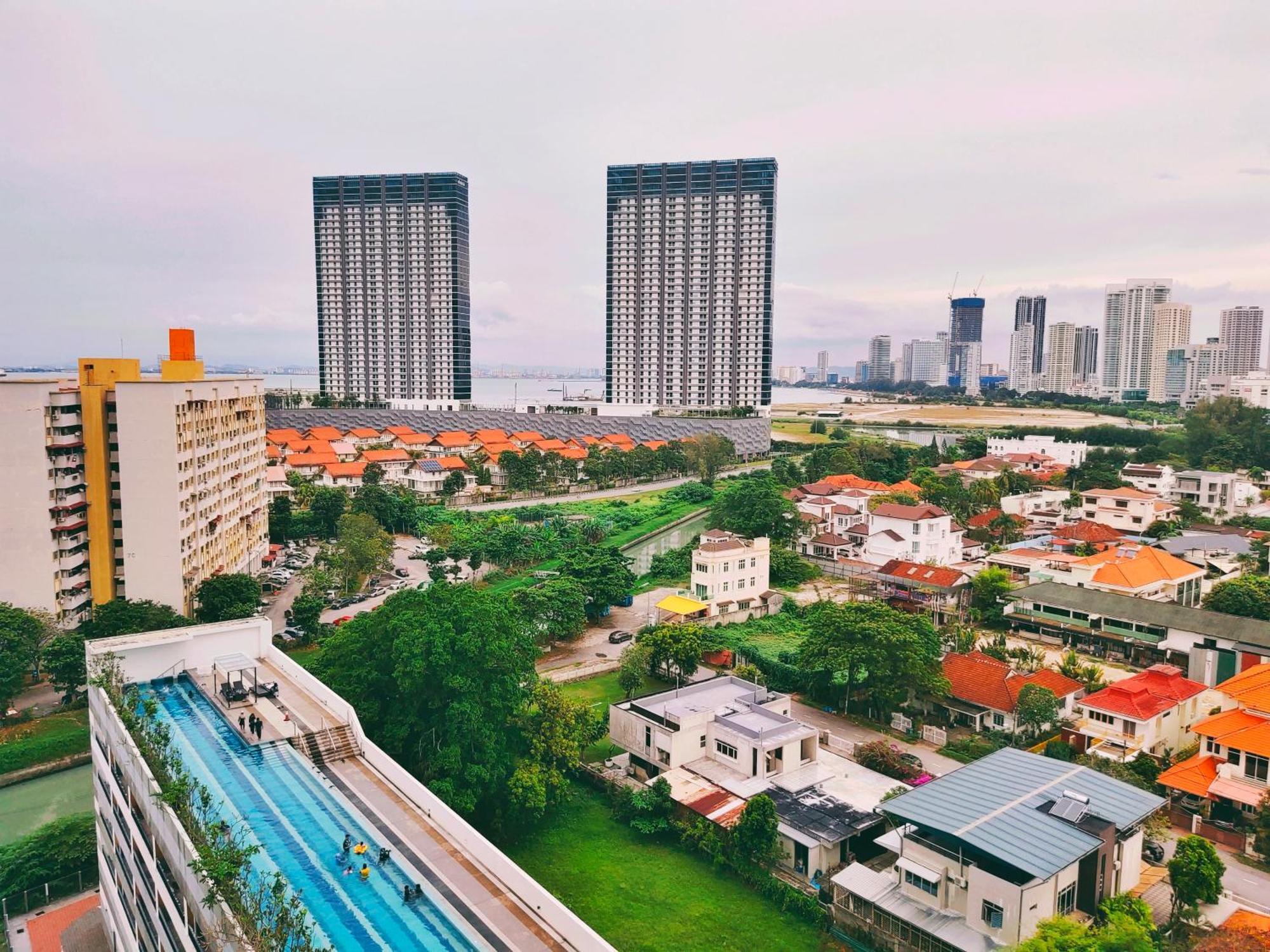 The Landmark By Katana 3Br To 4Br Luxury Seaview Landmark Homestay At Gurney 15-16Pax 无敌海景套房 Tanjung Tokong Exteriör bild