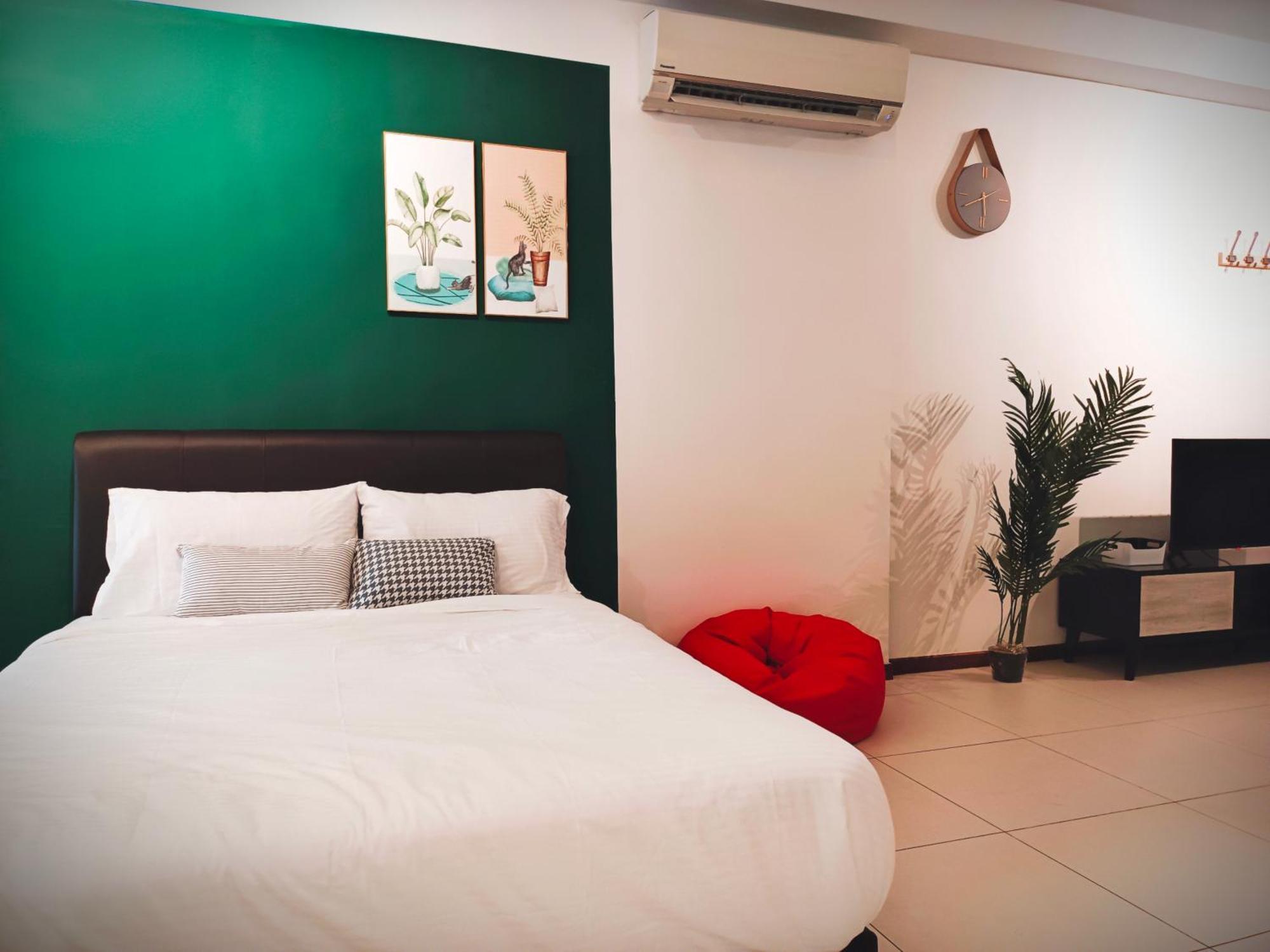 The Landmark By Katana 3Br To 4Br Luxury Seaview Landmark Homestay At Gurney 15-16Pax 无敌海景套房 Tanjung Tokong Exteriör bild