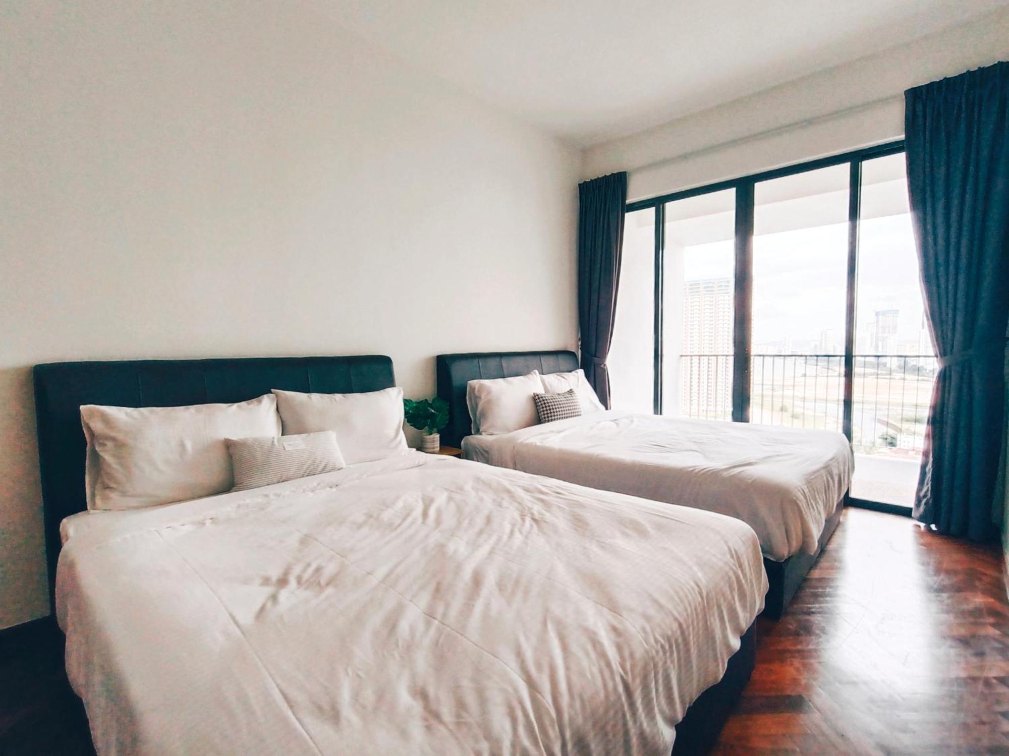 The Landmark By Katana 3Br To 4Br Luxury Seaview Landmark Homestay At Gurney 15-16Pax 无敌海景套房 Tanjung Tokong Exteriör bild