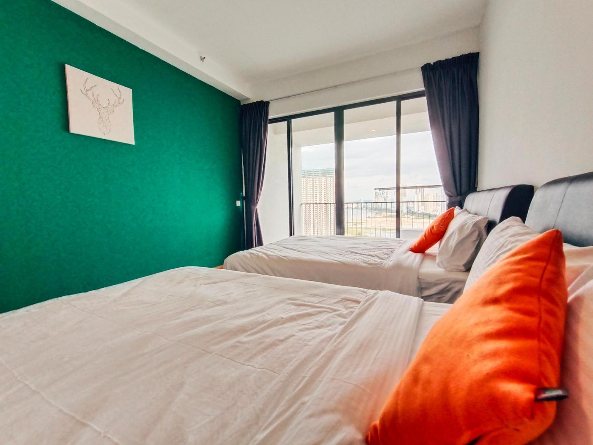 The Landmark By Katana 3Br To 4Br Luxury Seaview Landmark Homestay At Gurney 15-16Pax 无敌海景套房 Tanjung Tokong Exteriör bild